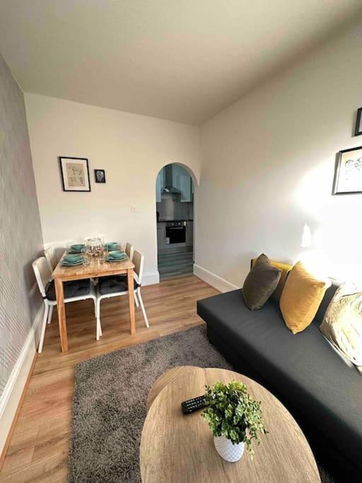 2 Bed Apt Sofa Bed Up To 6 London Luaran gambar
